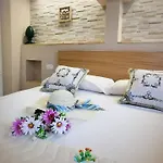 Made In Sicily Santa Tecla Oda ve Kahvaltı 4*