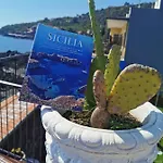 Made In Sicily Santa Tecla Oda ve Kahvaltı